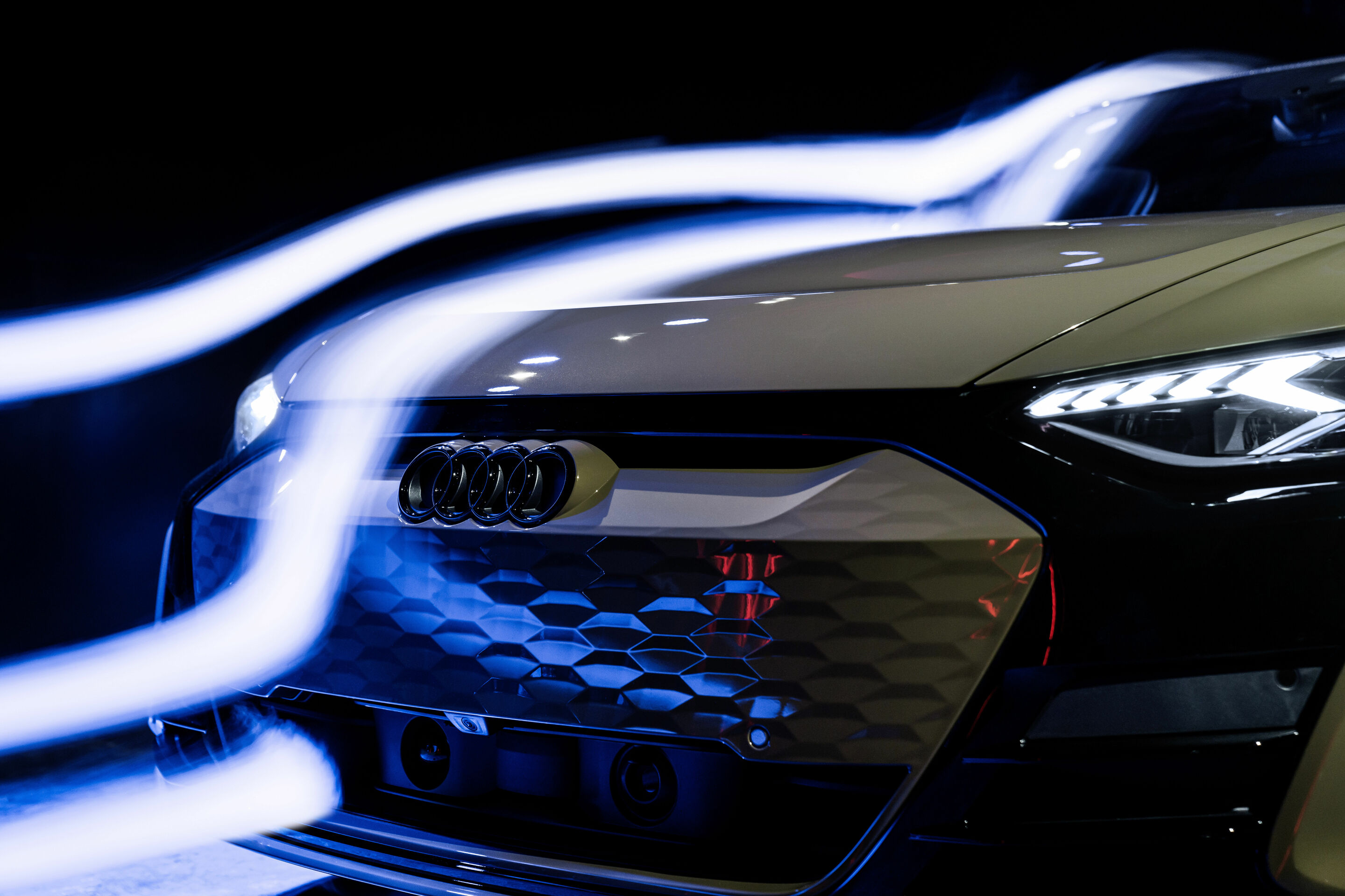 Audi e-tron GT experience - Aerodynamics - Audi RS e-tron GT
Colour: Tacticalgreen metallic