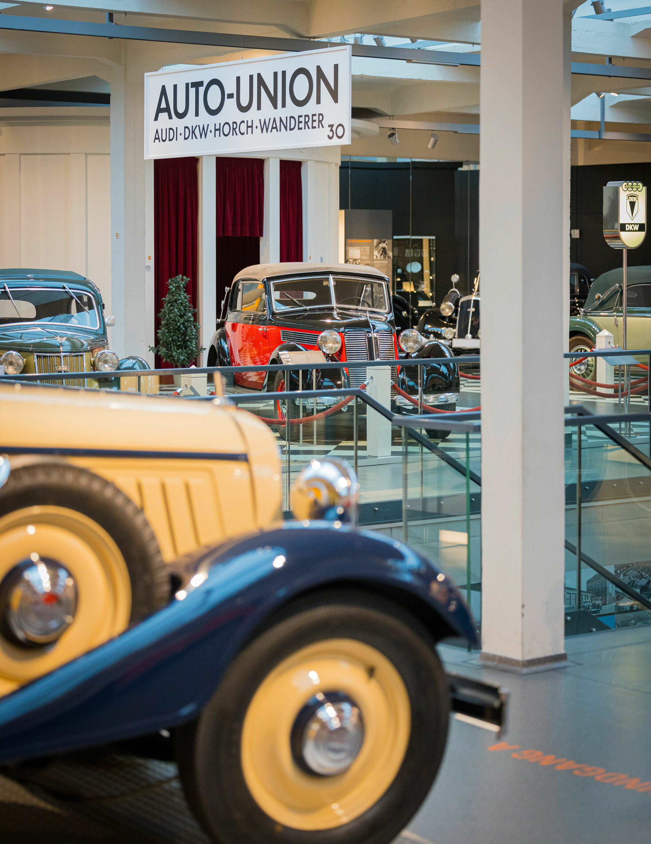 The Audi Q4 e-tron’s success story: in its transition to electromobility, Audi is turning to synergies within the whole group - The roots of the company with the four rings are in Saxony. Audi history and the history of the auto industry in Saxony live...