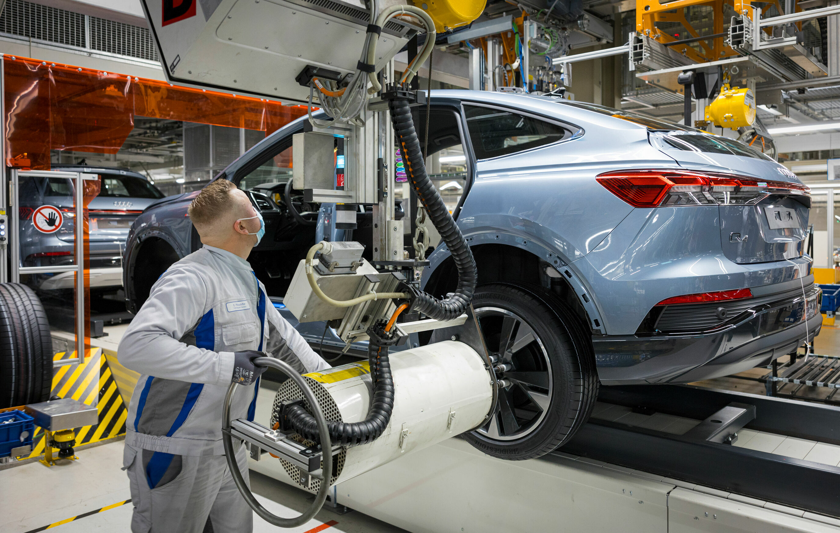 The Audi Q4 e-tron’s success story: in its transition to electromobility, Audi is turning to synergies within the whole group - Audi Q4 e-tron in Zwickau: In its transition to electromobility, Audi is turning to synergies within the whole group.