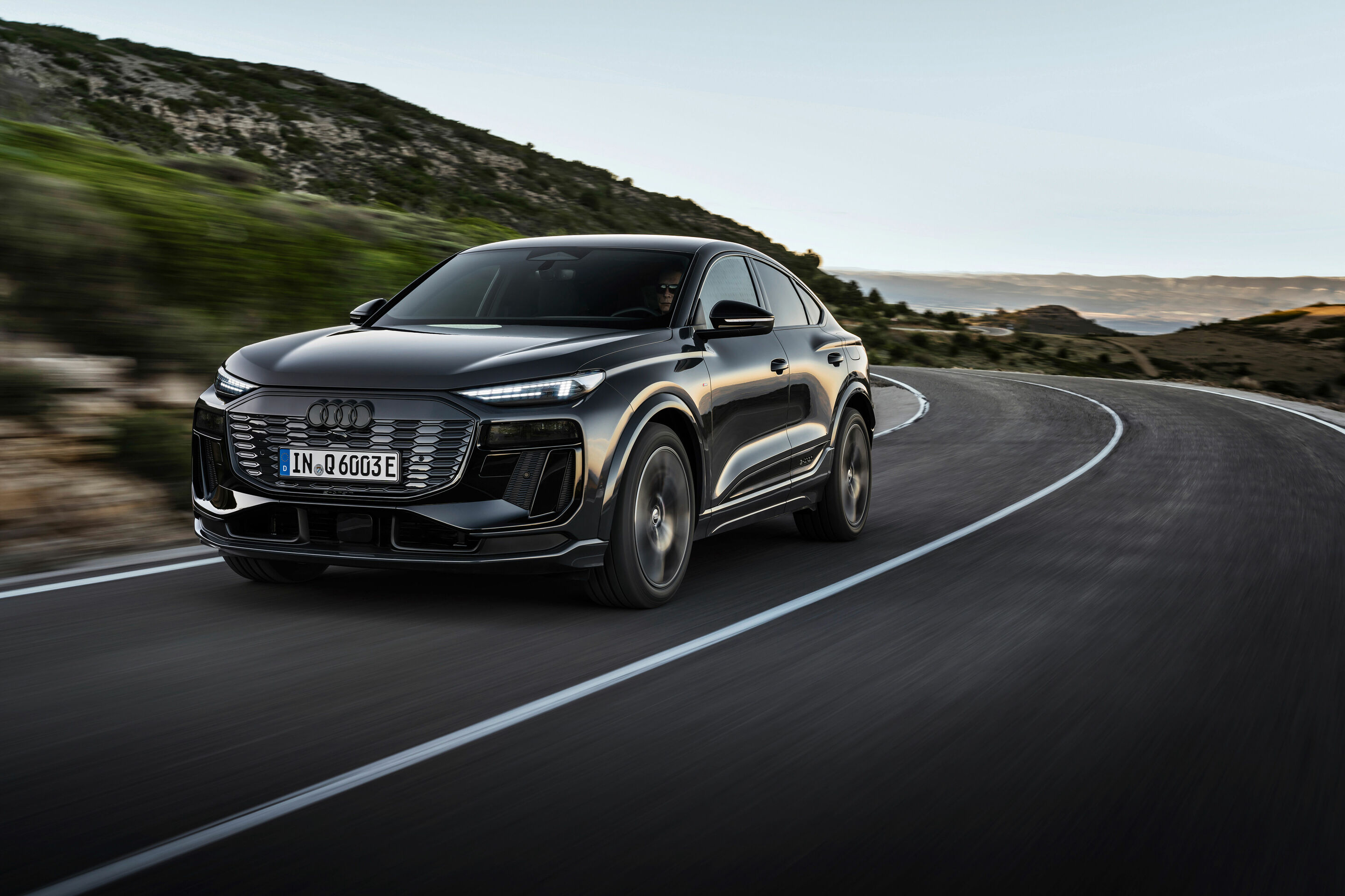 Audi Q6 Sportback e-tron - Dynamic photo,
Colour: Magnet gray