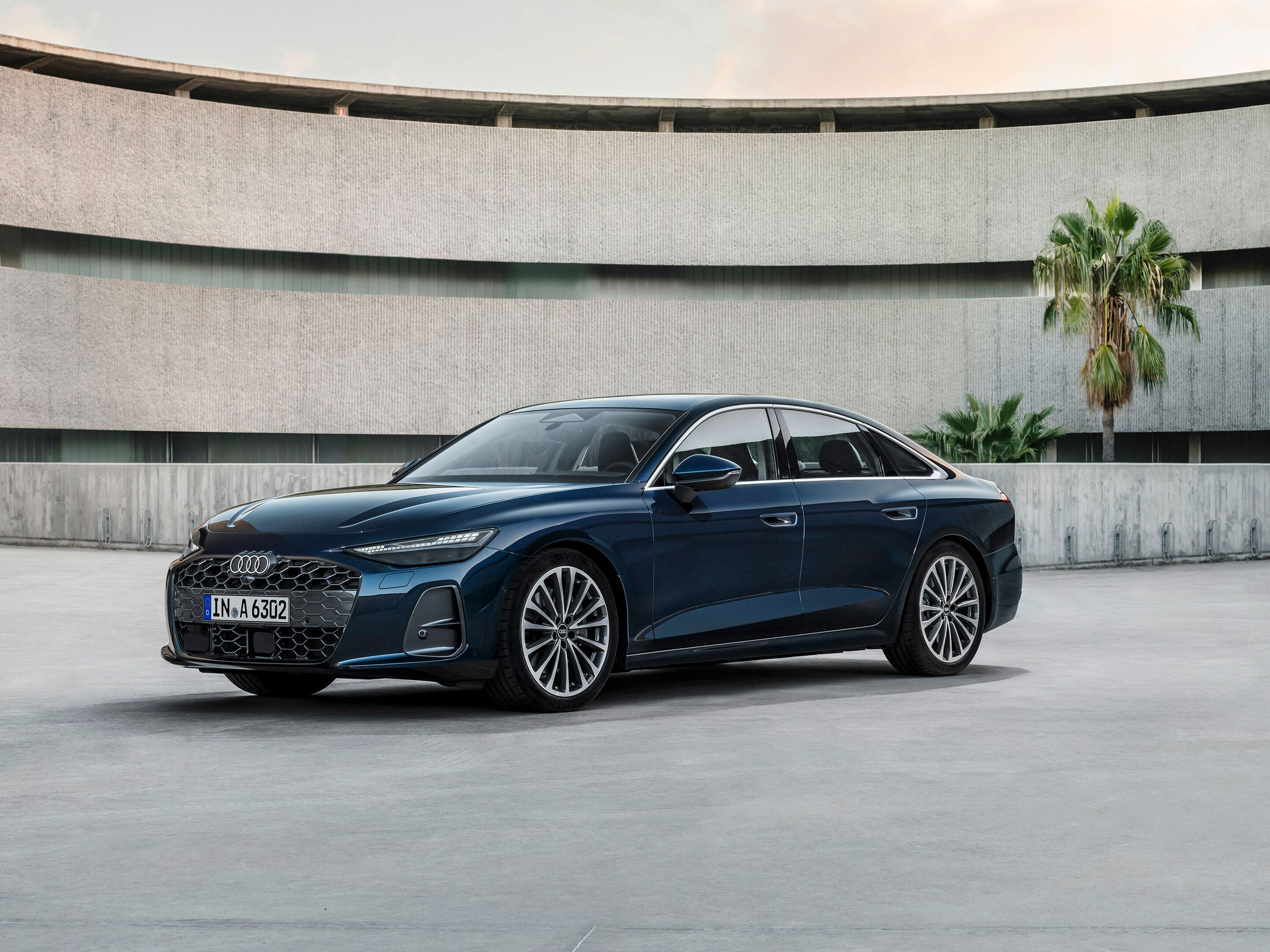 Audi A6 Limousine - Audi is expanding the A6 model series with a sedan. It sets standards in design and aerodynamics.
Static photo,
Colour: Firmament blue metallic