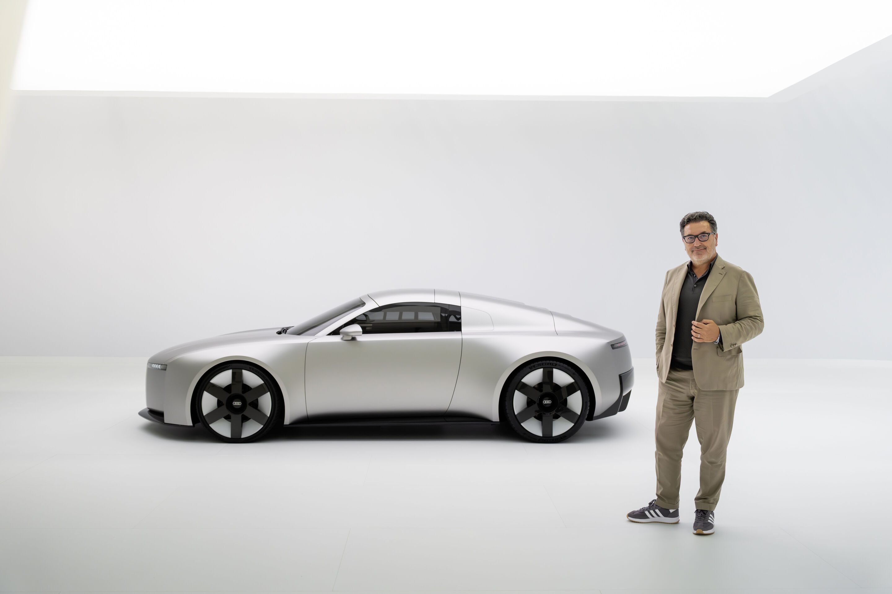 Audi Concept C - Chief Creative Officer Massimo Frascella in front of the Audi Concept C