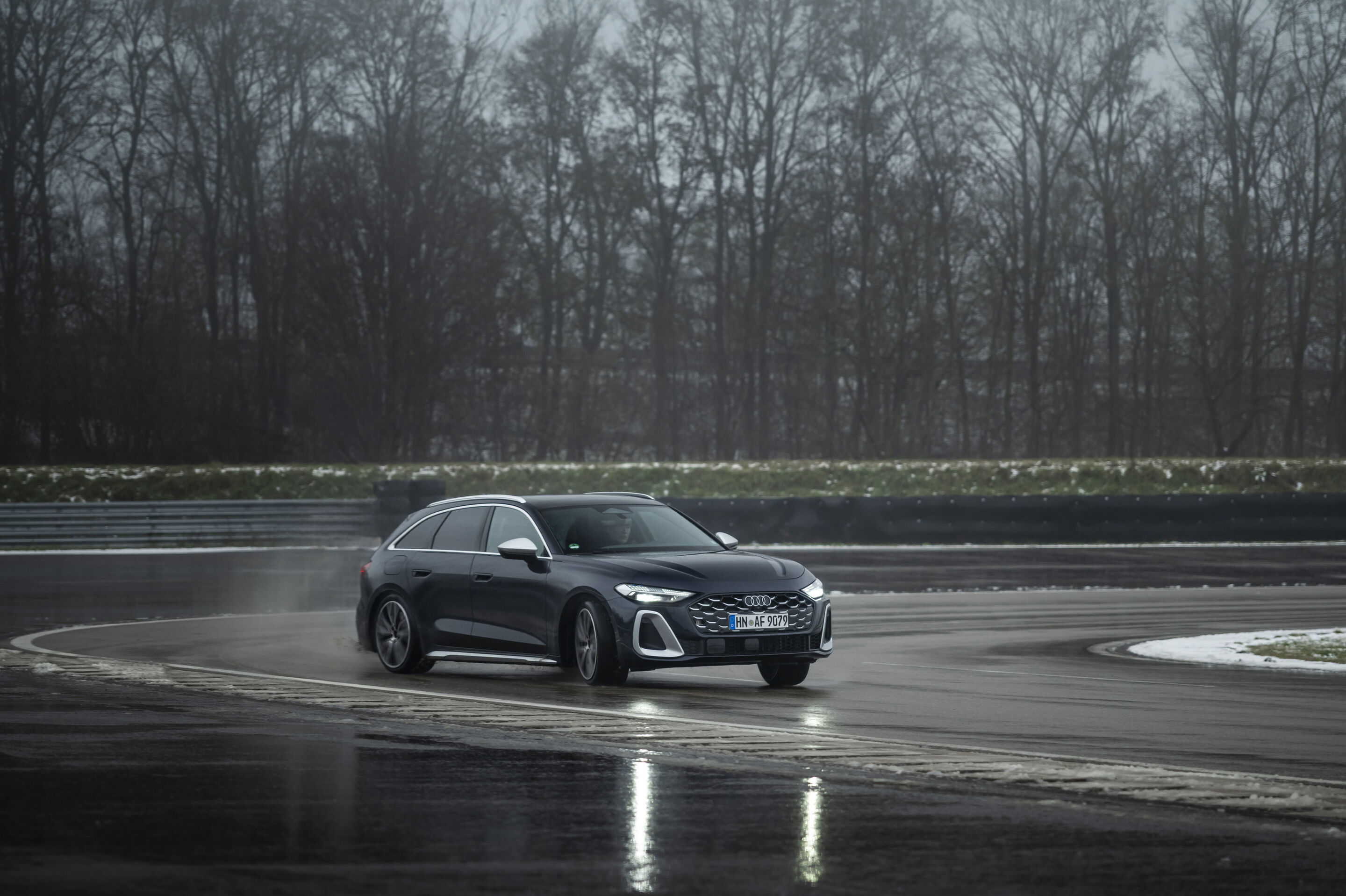 Updates for five Audi model series: more emotion, comfort, and features in store - New Audi drive select mode ‘Dynamic Plus’: For maximum driving dynamics, it offers rear-biased handling with controlled drifts – delivering an especially intense driving...