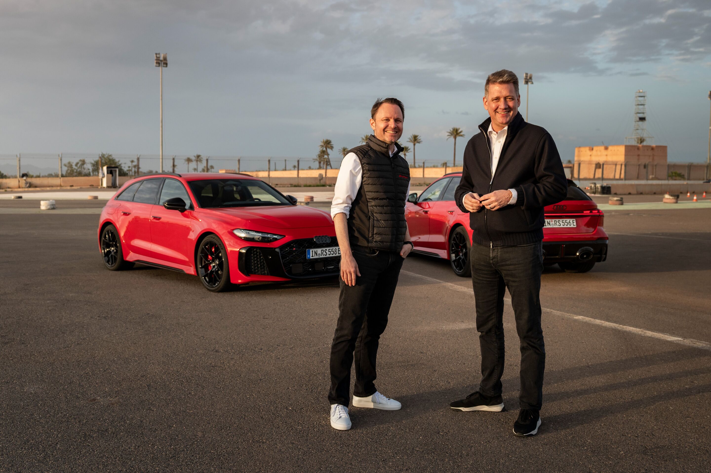 Audi RS 5 Avant - Rolf Michl (left), Managing Director of Audi Sport GmbH, and Audi CEO Gernot Döllner in front of the new Audi RS 5 Avant at the first drive in Morocco.